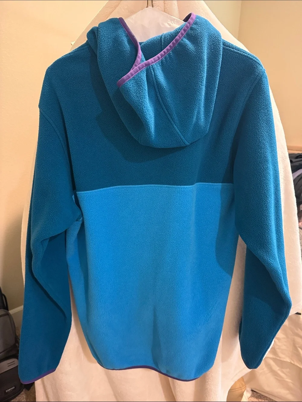 Patagonia Men’s Two-Tone Teal and Light Blue Zip Fleece with Purple Trim